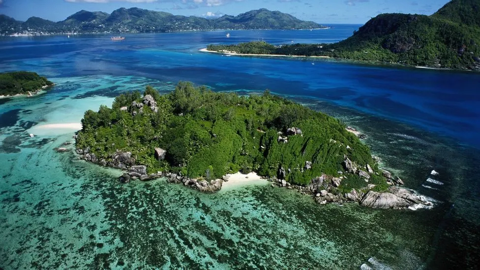 Moyenne Island National Park